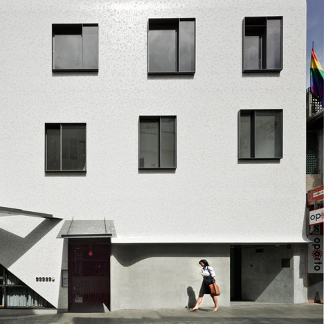 Roslyn Street Bar and Restaurant by Durbach Block Architects
