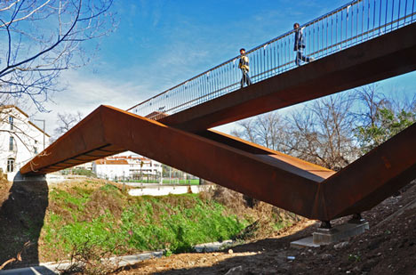 Can Gili Footbridge by Alfa Polaris Can Gili Footbridge by Alfa Polaris