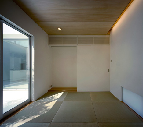 House with Tiny Pool by Shunichiro Ninomiy House with Tiny Pool by Shunichiro Ninomiy