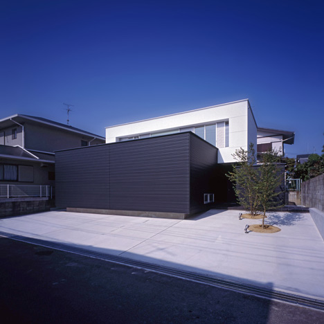 House with Tiny Pool by Shunichiro Ninomiy House with Tiny Pool by Shunichiro Ninomiy