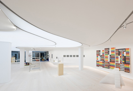 Living with Books and Art by UN Studio Living with Books and Art by UN Studio
