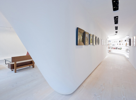 Living with Books and Art by UN Studio Living with Books and Art by UN Studio
