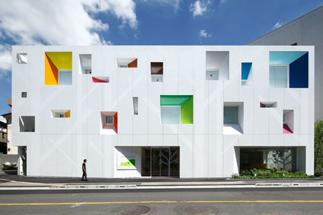 Sugamo Shinkin Bank by Emmanuelle Moureaux