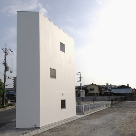Tobacco by Avehideshi Architects and Associates
