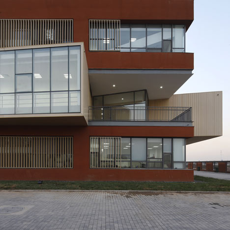 County Elementary School by Vector Architects