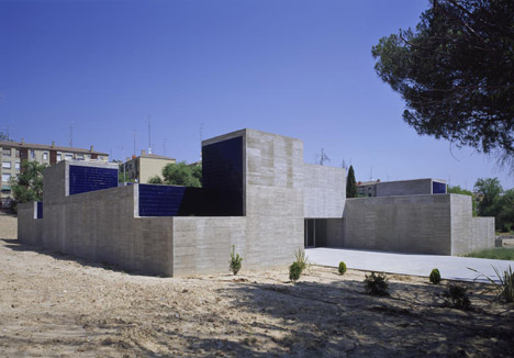 Health Care Centers in Madrid by Estudio Entresitio