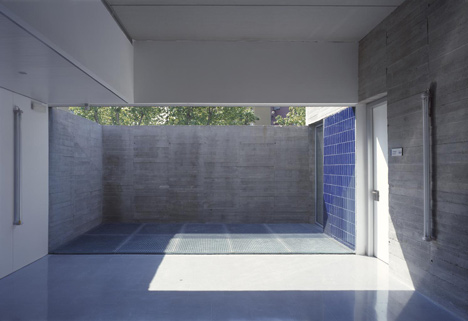 Health Care Centers in Madrid by Estudio Entresitio
