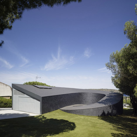 360 House by Subarquitectura
