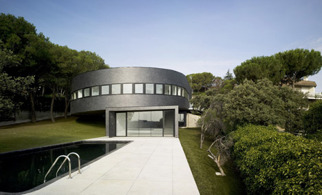 360 House by Subarquitectura