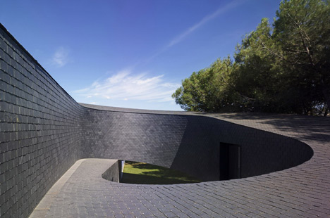 360 House by Subarquitectura