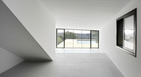 360 House by Subarquitectura