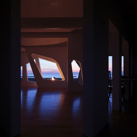 A House Awaiting Death by Eastern Design Office