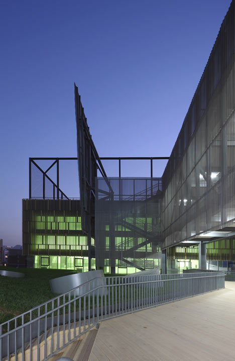 County Elementary School by Vector Architects County Elementary School by Vector Architects