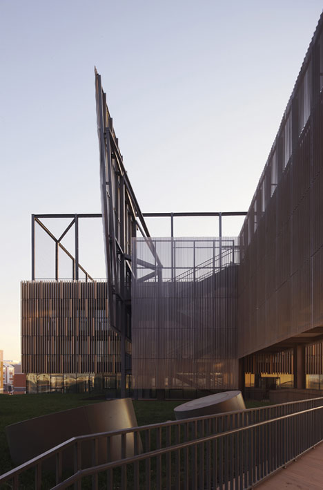 County Elementary School by Vector Architects County Elementary School by Vector Architects