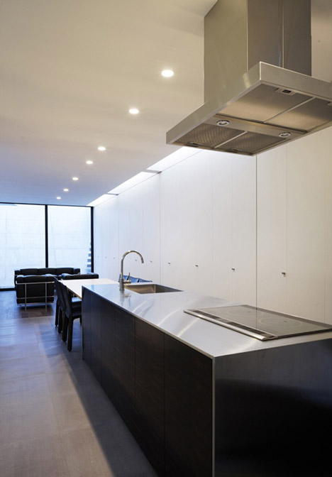 Flow by APOLLO Architects & Associates Flow by APOLLO Architects & Associates