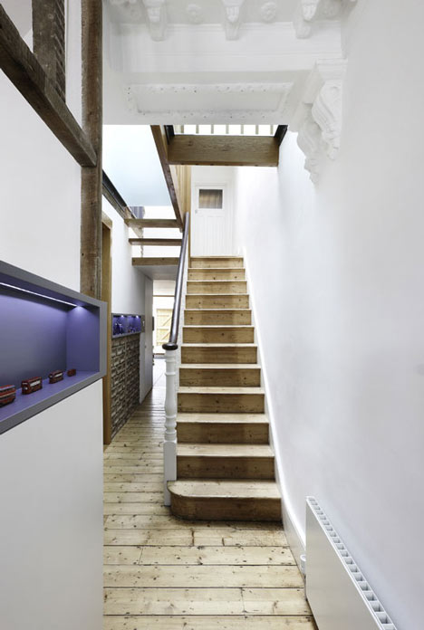 Gallery House by Studio Octopi
