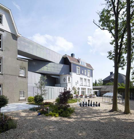 National Glass Museum Holland by SLA Bureau National Glass Museum Holland by SLA Bureau
