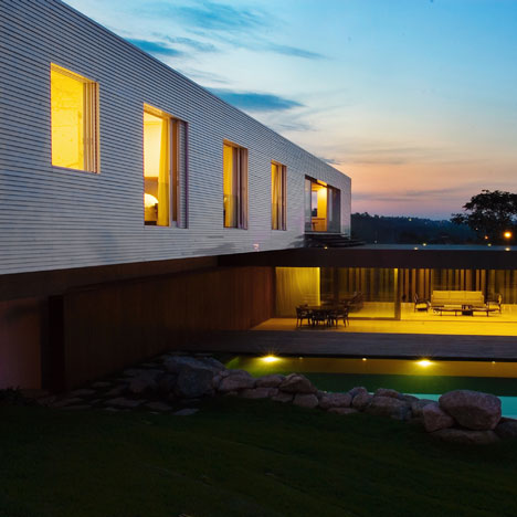 Santo Amaro House by Isay Weinfeld