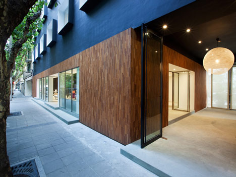 The Black Box by NHDRO and Design Republic Offices The Black Box by NHDRO and Design Republic Offices