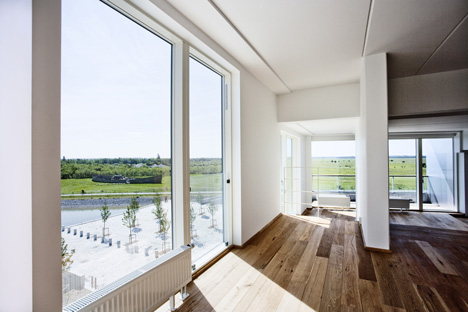8 House by BIG