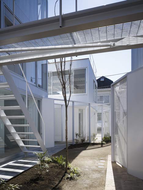 Apartment in Kamitakada by Takeshi Yamagata Architects Apartment in Kamitakada by Takeshi Yamagata Architects