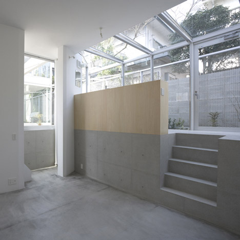 Apartment in Kamitakada by Takeshi Yamagata Architects Apartment in Kamitakada by Takeshi Yamagata Architects