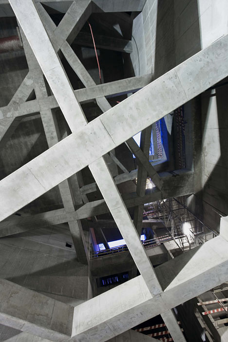 Fővám tér by Spora Architects