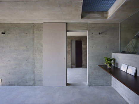 House in Fukuyama by Suppose Design Office House in Fukuyama by Suppose Design Office