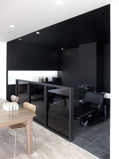 Kashiwa Hairdresser by Three.Ball.Cascade