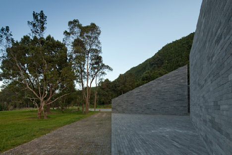 Monitoring and Investigation Center of Furnas by Aires Mateus Monitoring and Investigation Center of Furnas by Aires Mateus