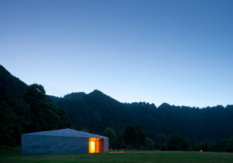 Monitoring and Investigation Center of Furnas by Aires Mateus Monitoring and Investigation Center of Furnas by Aires Mateus