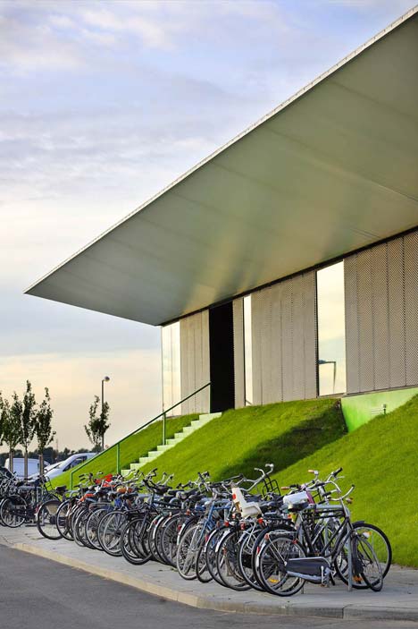 Sports Pavillion by MoederscheimMoonen Architects Sports Pavillion by MoederscheimMoonen Architects