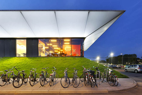Sports Pavillion by MoederscheimMoonen Architects Sports Pavillion by MoederscheimMoonen Architects