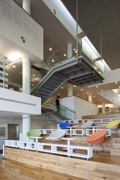 The Robert and Yadelle Sklare Family Library by Schwartz Besnosoff Architects
