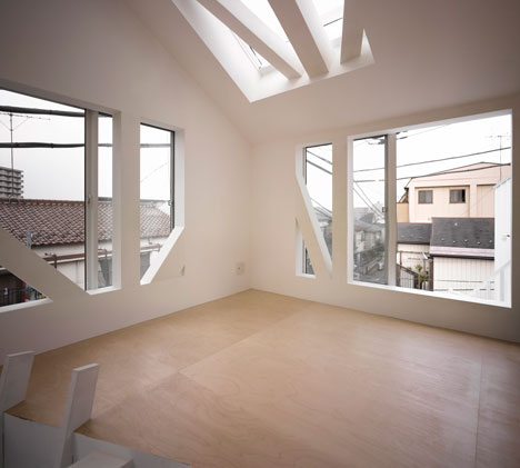 Tokyo Apartment by Sou Fujimoto Architects Tokyo Apartment by Sou Fujimoto Architects