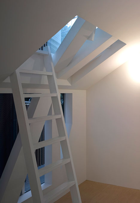 Tokyo Apartment by Sou Fujimoto Architects Tokyo Apartment by Sou Fujimoto Architects