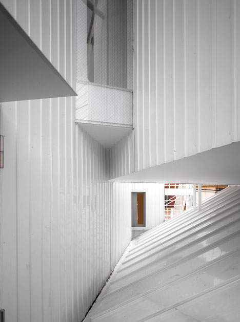 Tokyo Apartment by Sou Fujimoto Architects Tokyo Apartment by Sou Fujimoto Architects