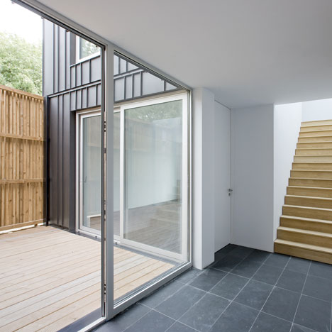V36K08/09 - URBAN DIVA by Pasel Kuenzel Architects