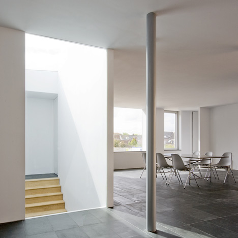 V36K08/09 - URBAN DIVA by Pasel Kuenzel Architects