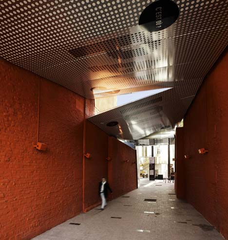 Pedestrian Crossing by Atelier 9.81 Pedestrian Crossing by Atelier 9.81