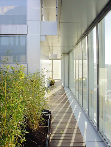 Zaisa Office Tower by Hoz Fontán Arquitectos