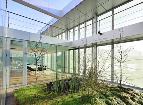Zaisa Office Tower by Hoz Fontán Arquitectos