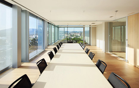 Zaisa Office Tower by Hoz Fontán Arquitectos