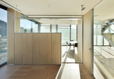 Zaisa Office Tower by Hoz Fontán Arquitectos