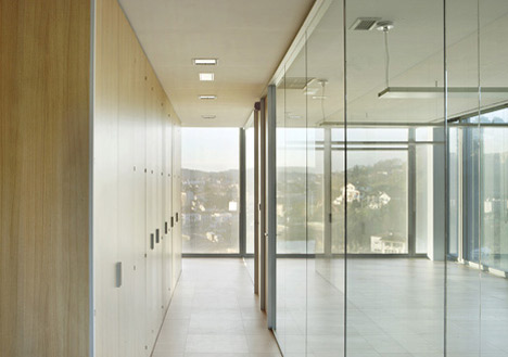 Zaisa Office Tower by Hoz Fontán Arquitectos