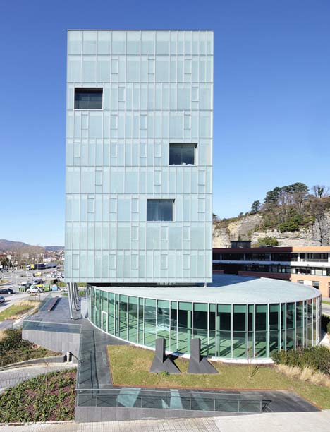 Zaisa Office Tower by Hoz Fontán Arquitectos