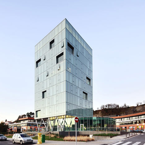 Zaisa Office Tower by Hoz Fontán Arquitectos