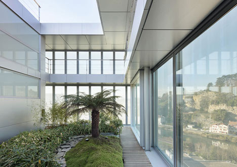 Zaisa Office Tower by Hoz Fontán Arquitectos