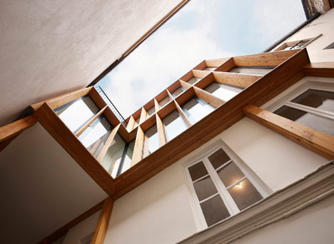 Heliotrope Raising by Bang Architectes