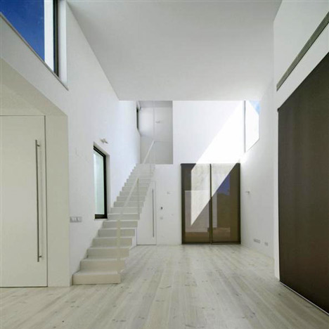 House in Meco by Jorge Mealha Arquitecto House in Meco by Jorge Mealha Arquitecto